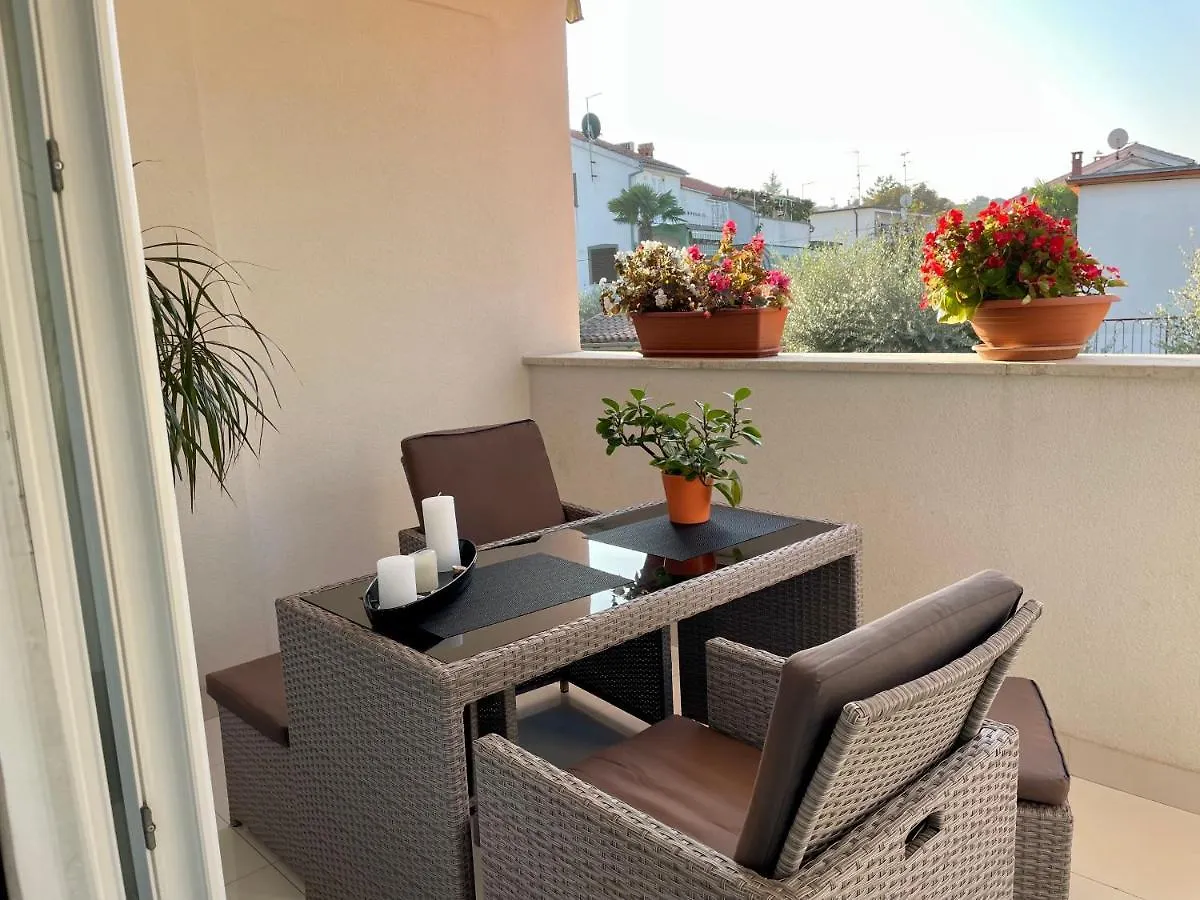 Apartments Bloom Near The Beach Porec