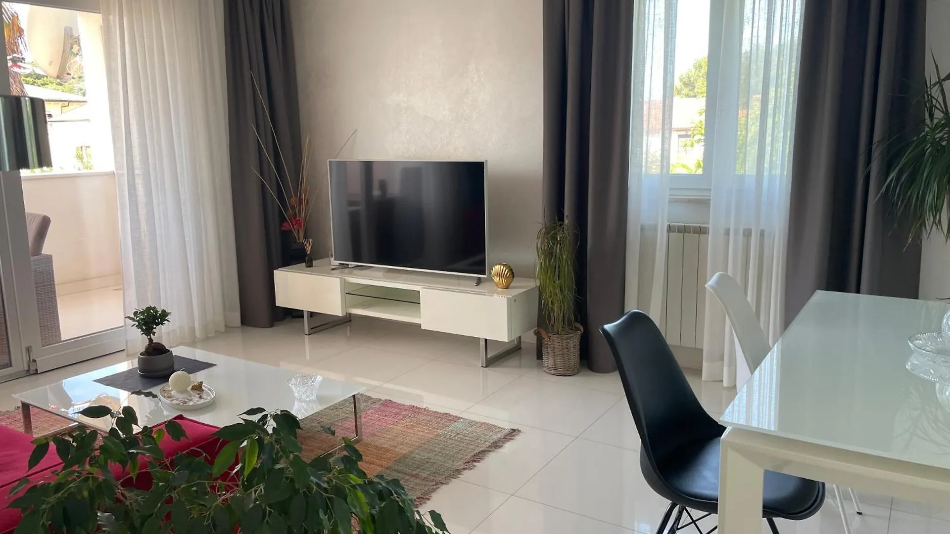 Apartments Bloom Near The Beach Porec